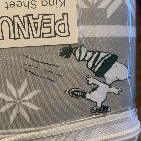 Berkshire Peanuts Snoopy Woodstock Christmas Fair Isle King Bedsheet Set NEW - Picture 3 of 5